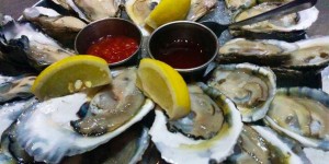 OFF THE HOOK RAW BAR &amp; GRILL - ASTORIA
