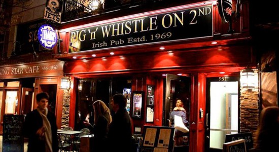 PIG&#039;N WHISTLE - MANHATTAN EAST