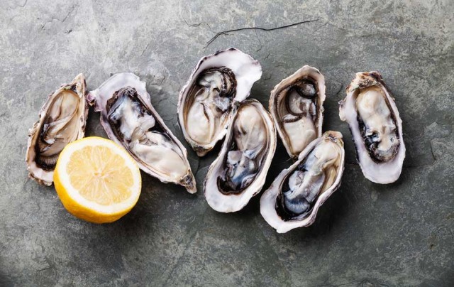 Eva Jeans Happy Hour $1 Oysters