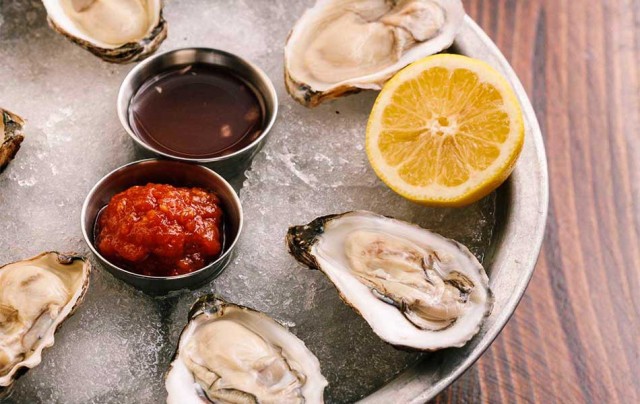 Poco Happy Hour Oysters $1