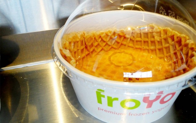 32 FROYO LOUNGE - ASTORIA